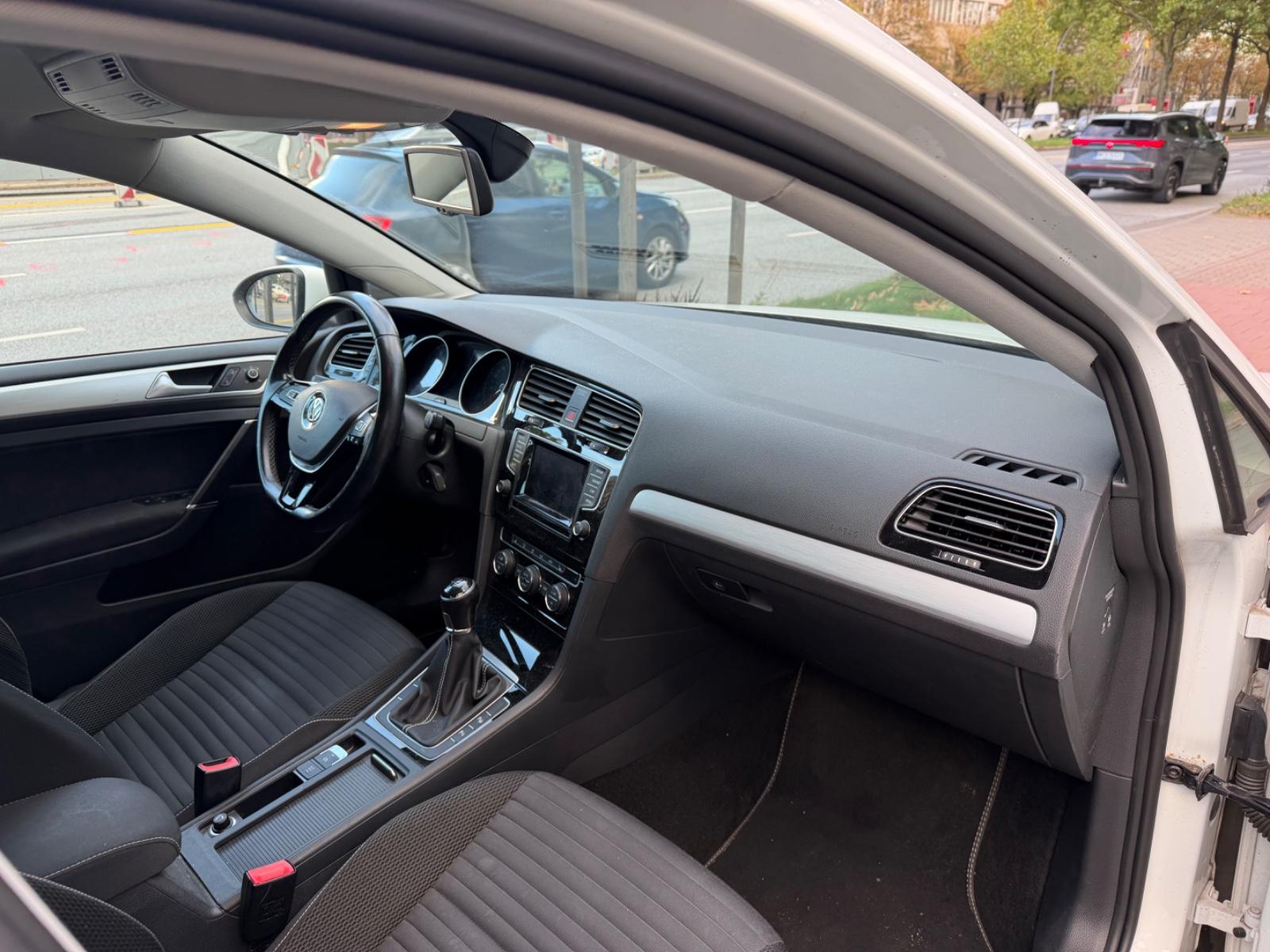 Volkswagen Golf VII Lim. Cup BMT + GARANTIE