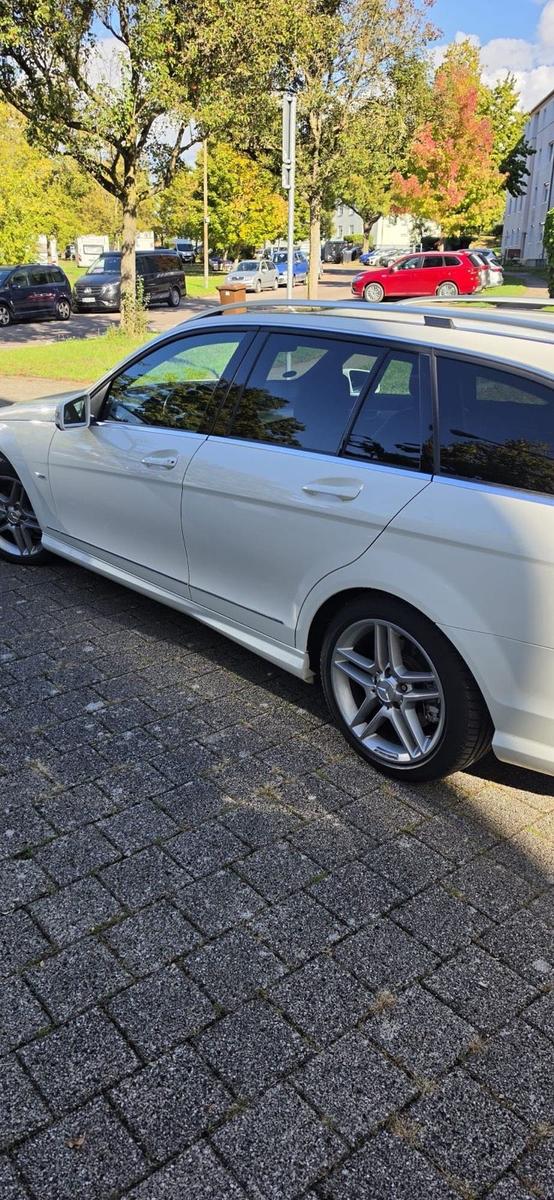 Mercedes-Benz C250 2011 — engine 204 HP (150kW)