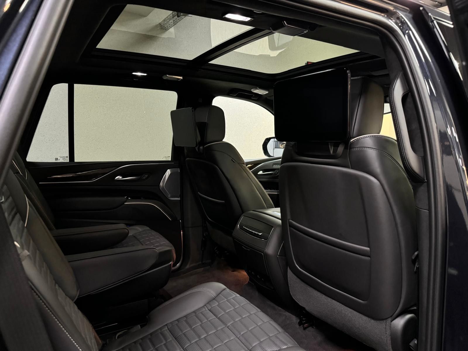 Fahrzeugabbildung Cadillac ESCALADE SPORT-PLATINUM 6.2 V8 -NIGHT VI.-LPG