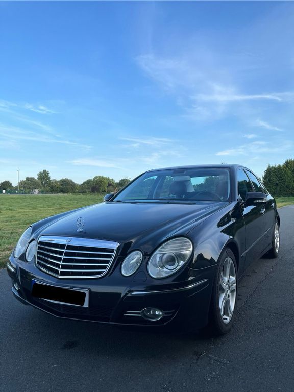Image of Mercedes-Benz E 200