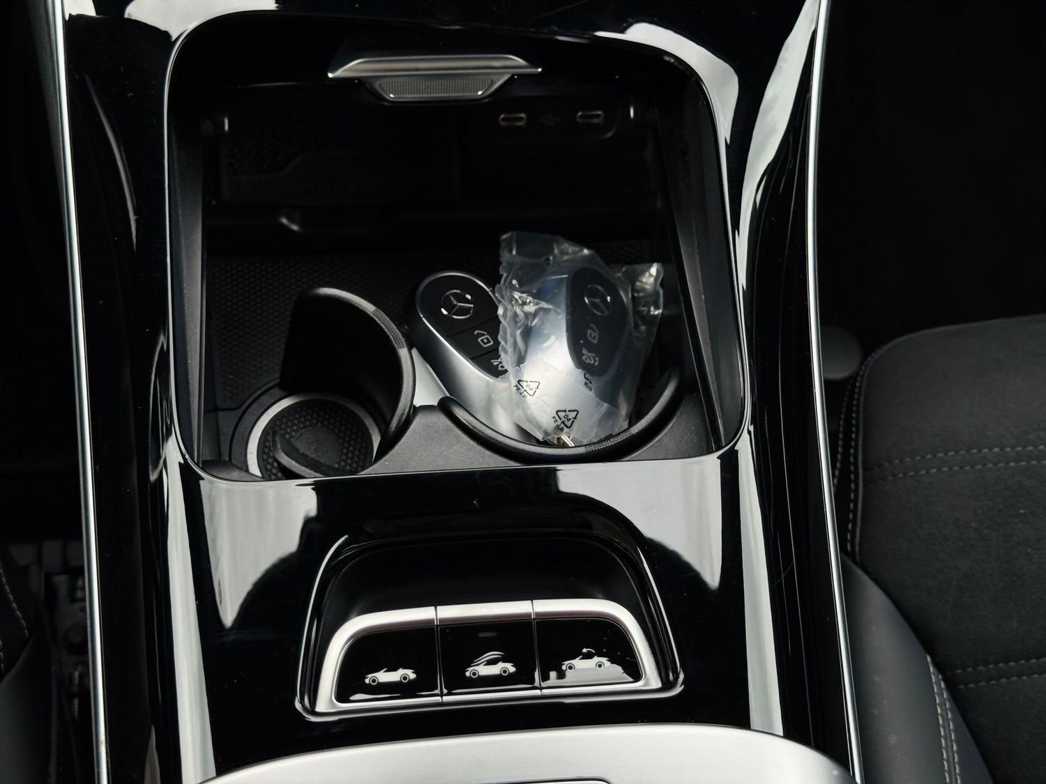 Fahrzeugabbildung Mercedes-Benz CLE 180 CABRIO, AMG, LED, PTS, RFK, Tot, Keyles