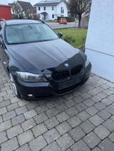 BMW 325i Touring - - BMW 325 mit Benzin-Antrieb: Kombi, Automatik