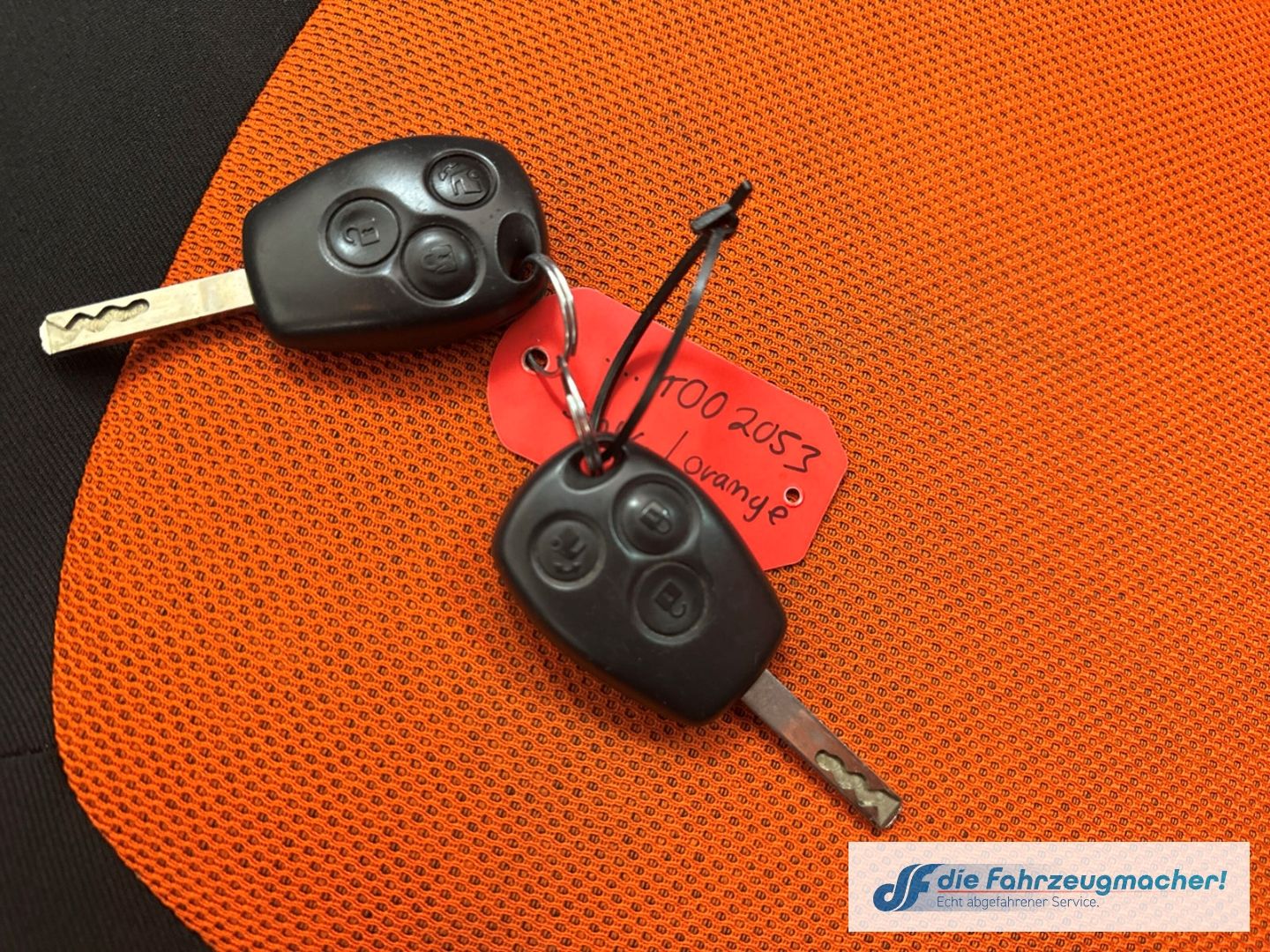 Fahrzeugabbildung Smart fortwo coupe Basis 52 kW Panorama Navi Klimaauto