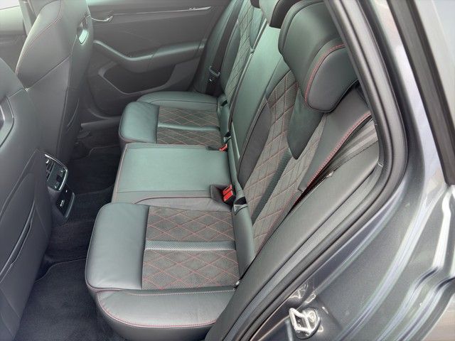 Fahrzeugabbildung SKODA Octavia Combi RS Edition 2.0 TSI 180 kW *Navi*