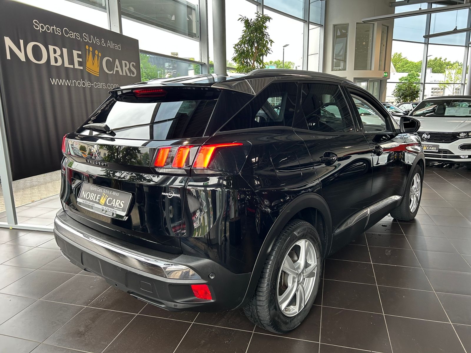 Fahrzeugabbildung Peugeot 3008 Allure KLIMA LED NAV SHZ ALU