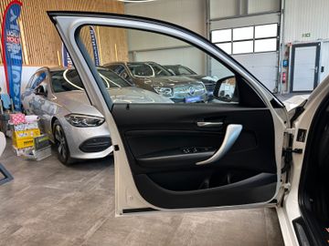 BMW 120 i Sport Line *LED*Navi*Schiebedach*