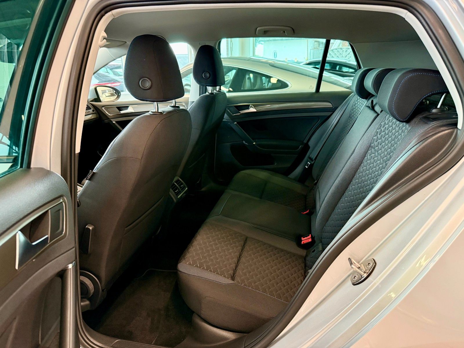 Fahrzeugabbildung Volkswagen Golf VII 1.0 Join Navi / LM-Felgen