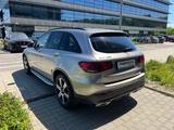 Mercedes-Benz GLC 300  4Matic - Mercedes-Benz GLC 300 mit Benzin-Antrieb: Automatik