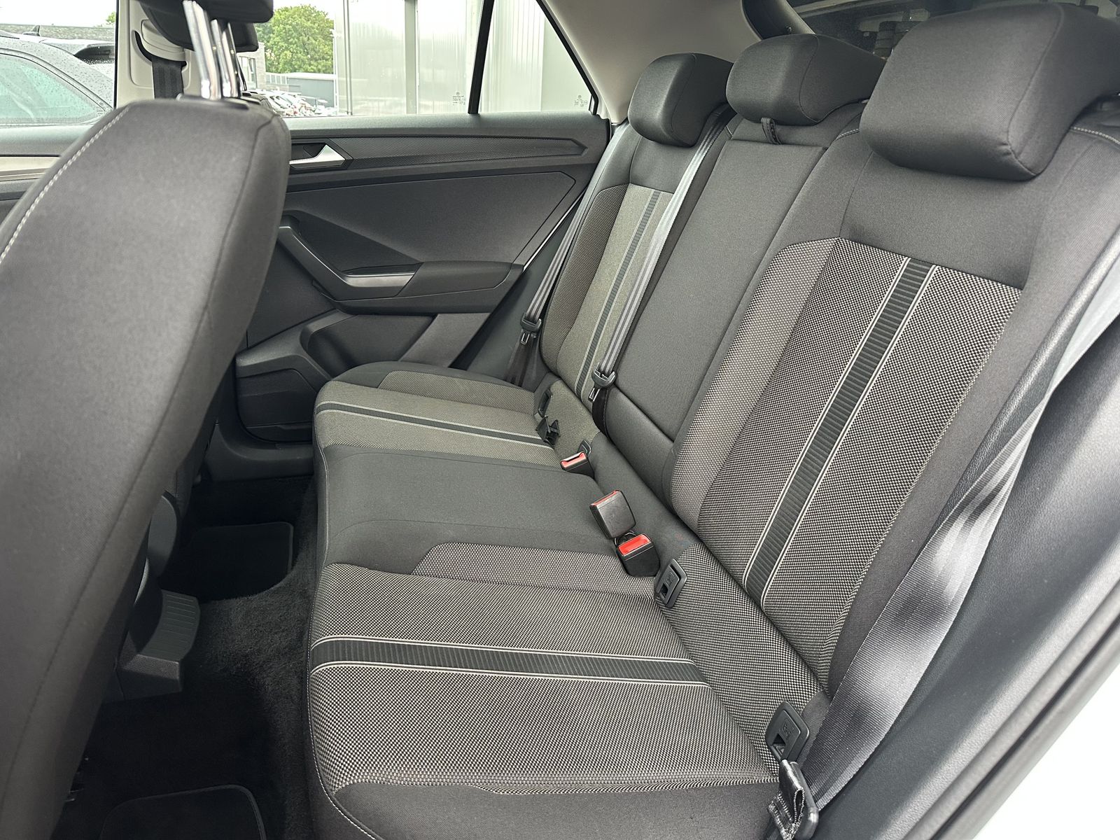 Fahrzeugabbildung Volkswagen T-Roc 2.0 TDI DSG 4Motion Style NAV+LED+PANO+KAM