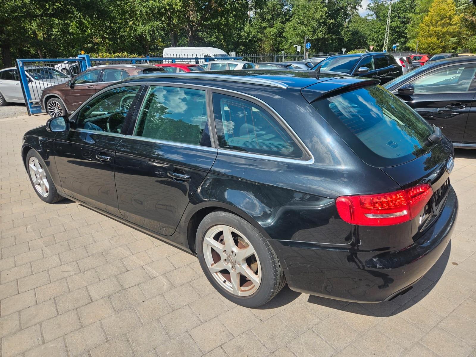 Audi A4 2011 — photo 5