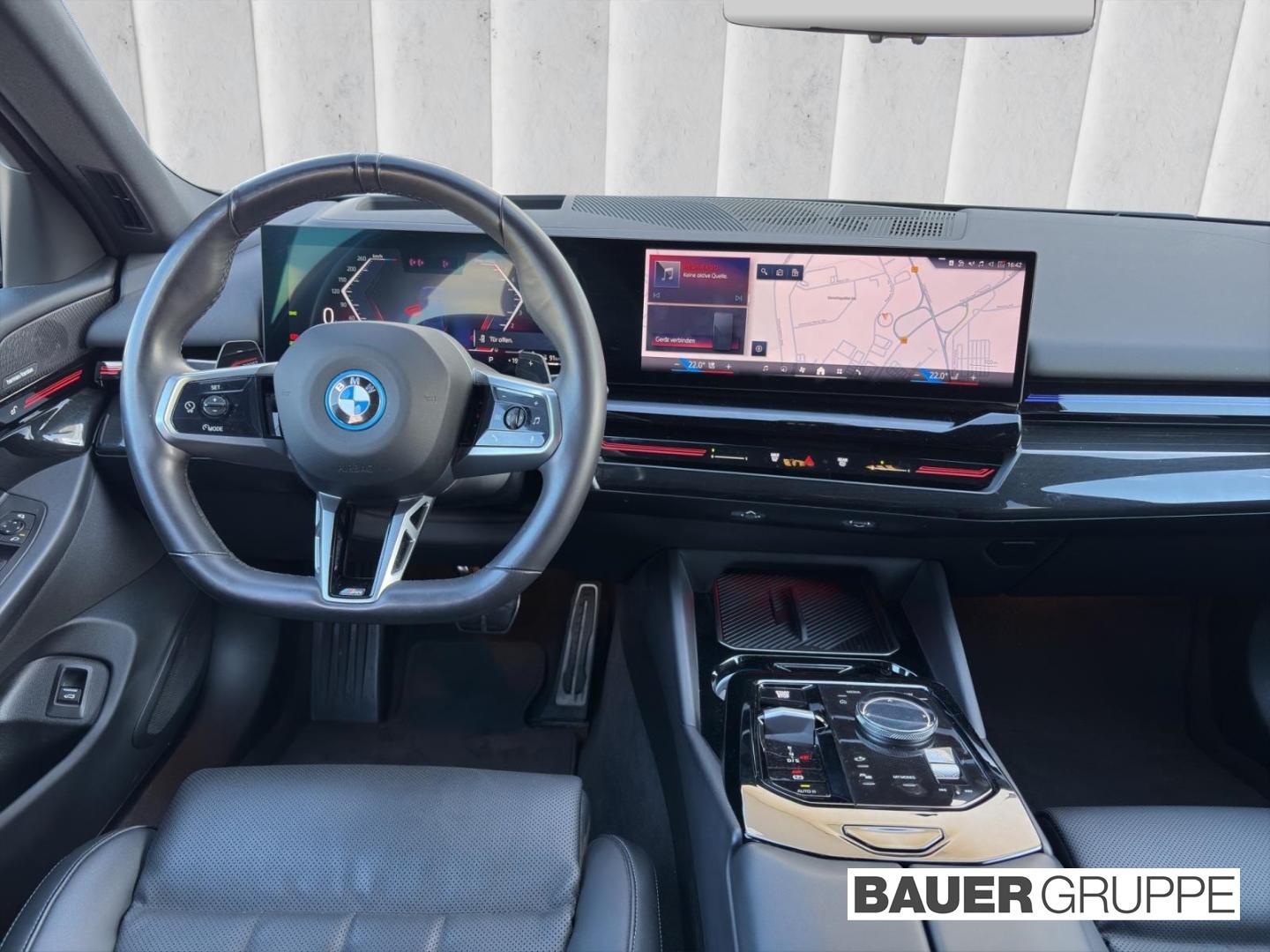 BMW 530 e M Sport Touring Park-Assistent Sportpaket 