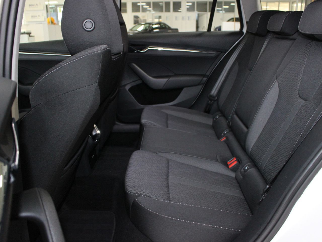 Fahrzeugabbildung SKODA Octavia Combi 1.5 TSI e-TEC Style AHK/ACC/Navi