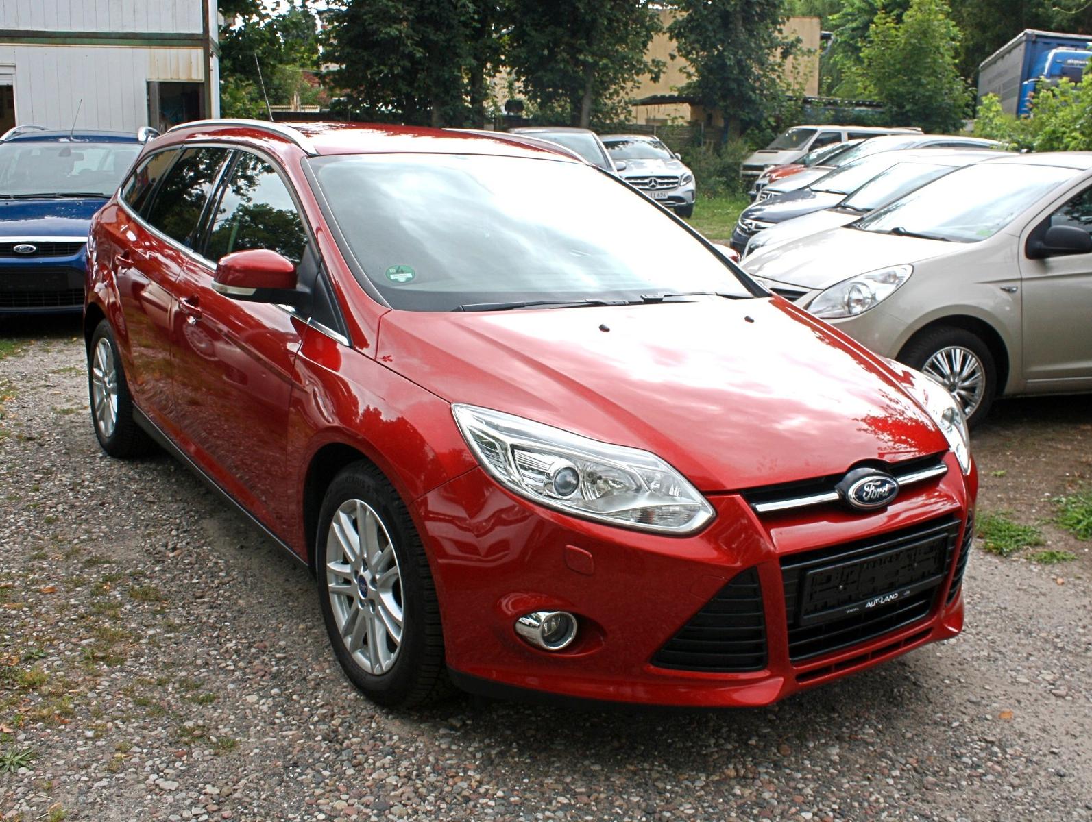 Ford Focus Turnier Titanium/Automatik/TÜV/AU 07/28