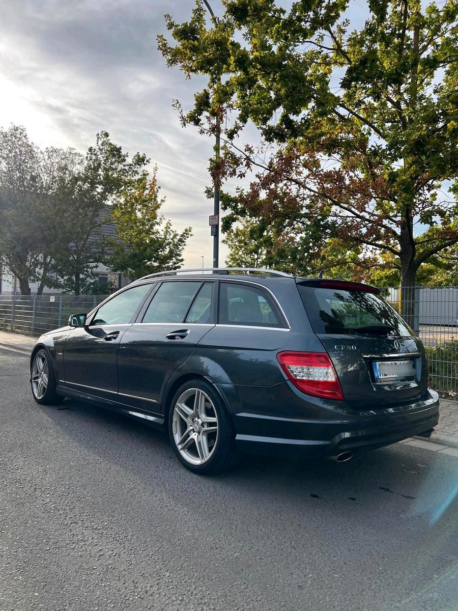 Mercedes-Benz C230 2009 — rear view