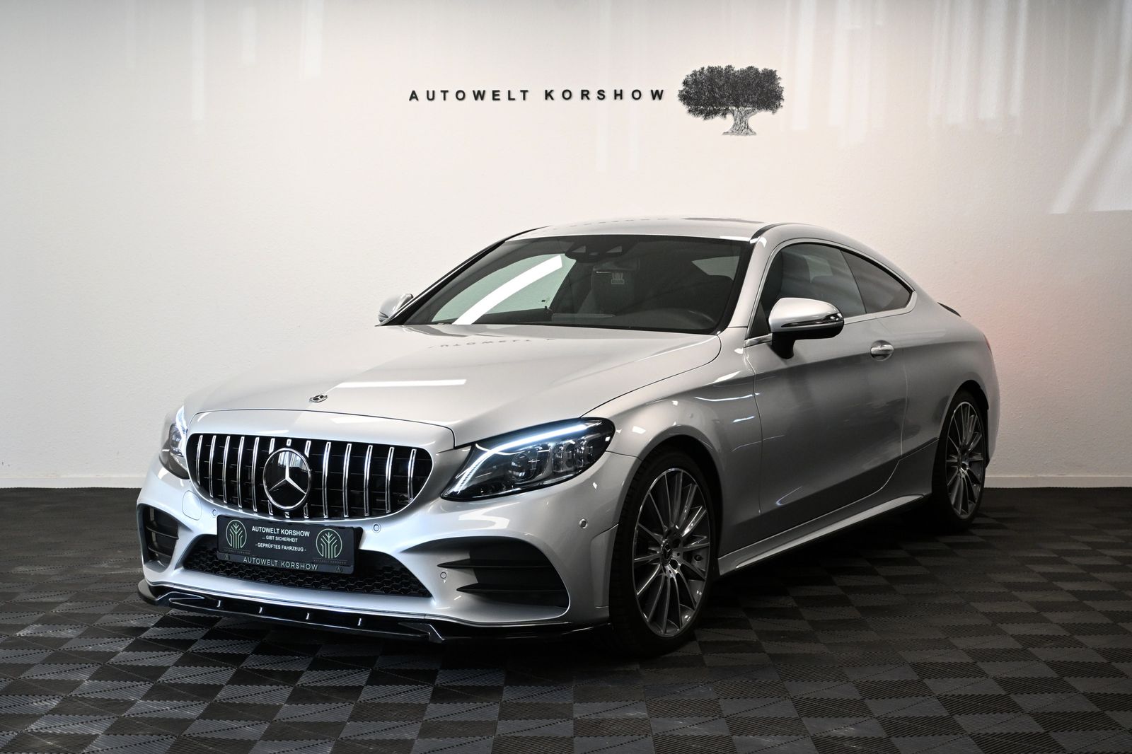 Mercedes-Benz C 300 AMG-LINE VIRTUAL BURMESTER RFK AMBIENT foto 3