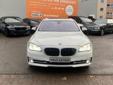 BMW 750Li xDrive - - mit Benzin-Antrieb: Beige, Luftfederung
