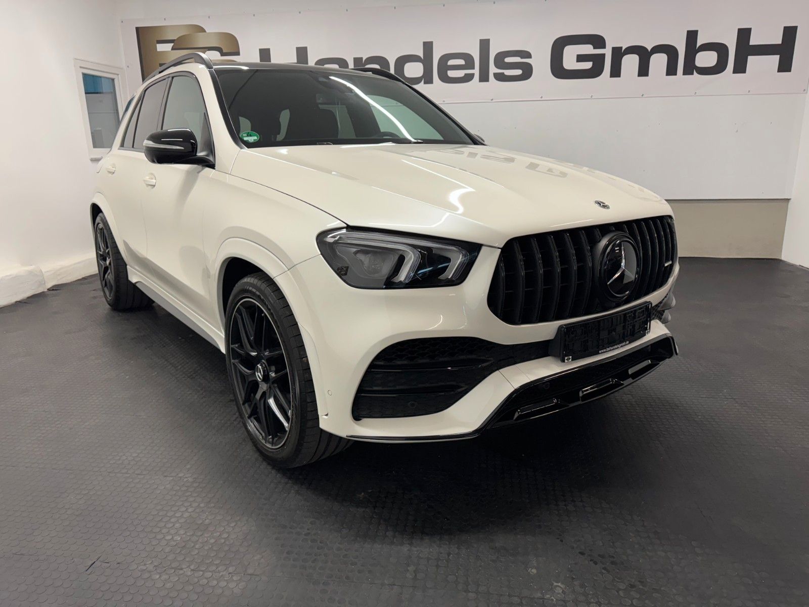 Mercedes-Benz GLE400d 4M*AMG*PANO*AHK*22 ZOLL*NIGHT*JS 2027*
