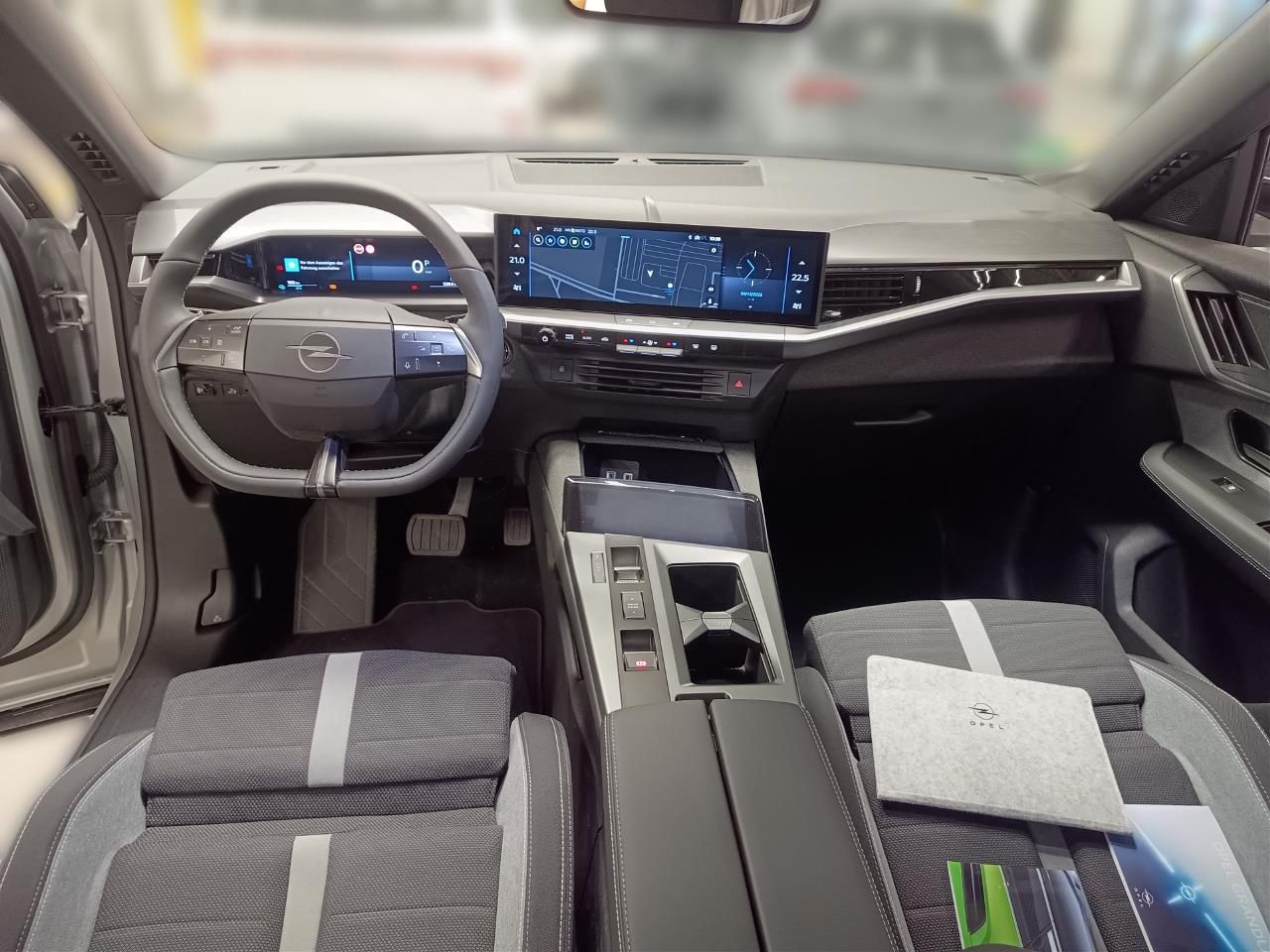 Fahrzeugabbildung Opel Grandland Electric 157KW Edition Automatik