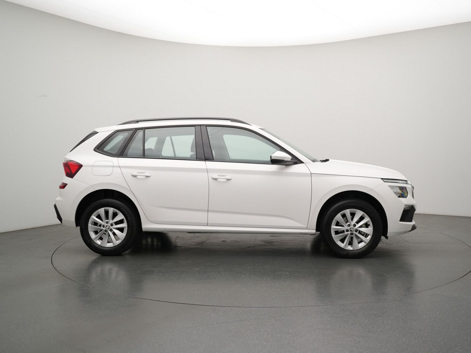 Skoda Kamiq Selection VIRT AHK CARPLAY SHZ PORT NAVI imagem 3