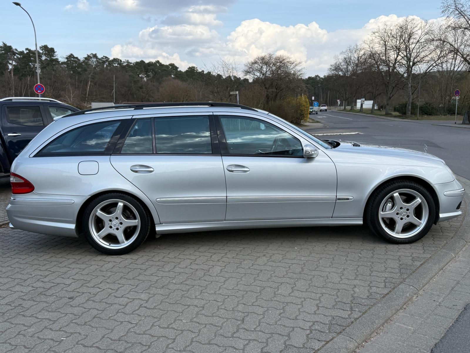 Mercedes-Benz E350 2005 — engine 3.498 cm³, 272 HP (200kW)