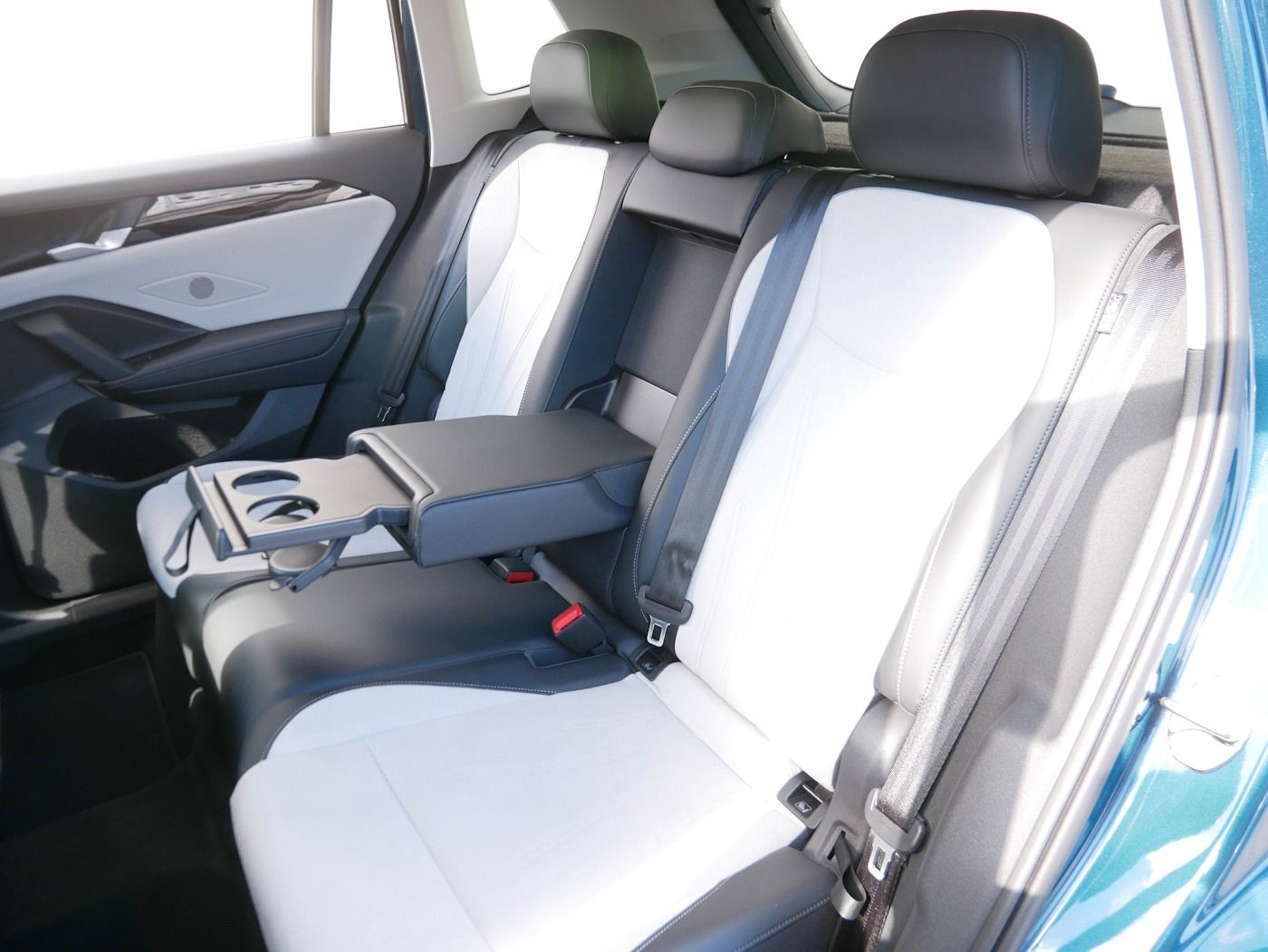 Fahrzeugabbildung Volkswagen Tiguan 2.0 Elegance NEU61T AHK DCC Matrix ACC KA