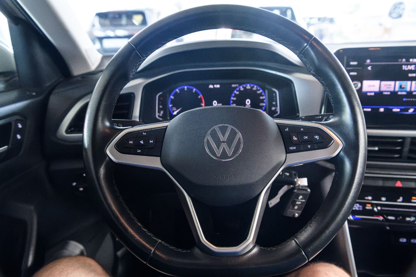 Fahrzeugabbildung Volkswagen T-Roc Life +LED+AW+Cockpit PRO+Park Assist+Ascot