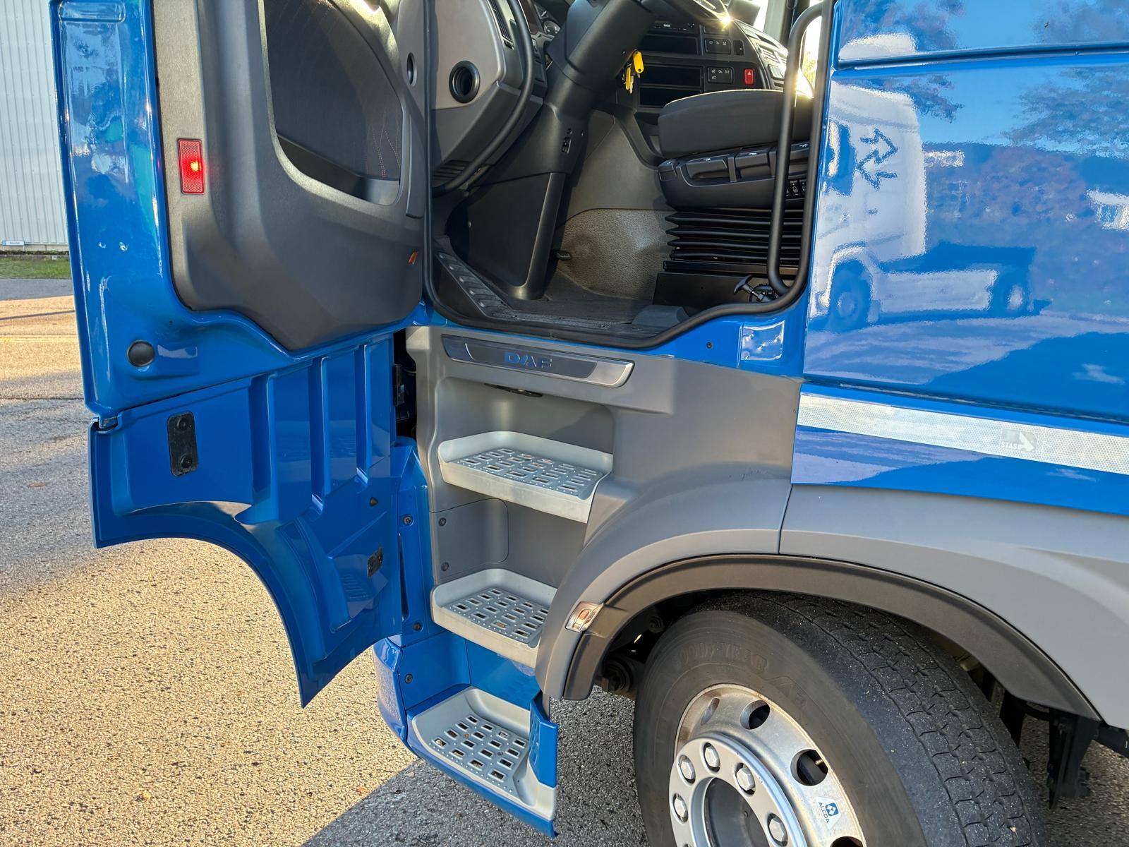 Fahrzeugabbildung DAF FT XF 480 SC LD (Leergewicht nur 7.765 kg)