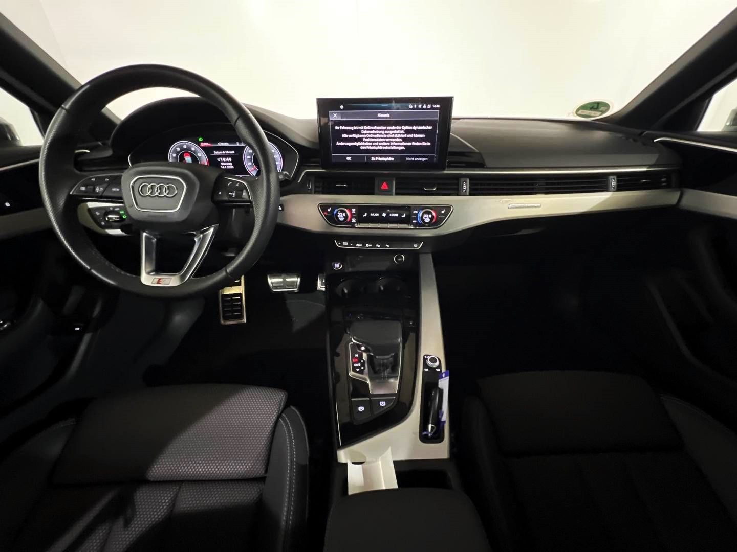 Fahrzeugabbildung Audi A4 Avant 45 TFSI quattro 3x S-line Pano Standhz.