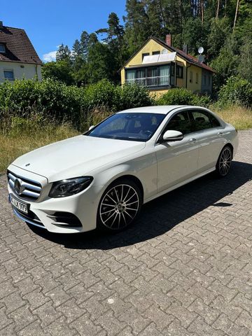 MERCEDES-BENZ E 400 4MATIC AMG Line Autom. AMG Line