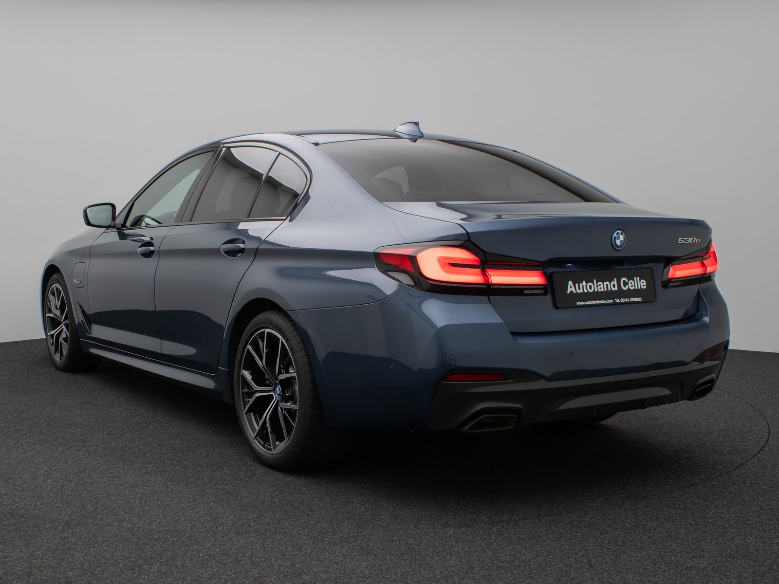 Fahrzeugabbildung BMW 530e M Sport Kamera Laser HUD DAB H/K Alarm 19"