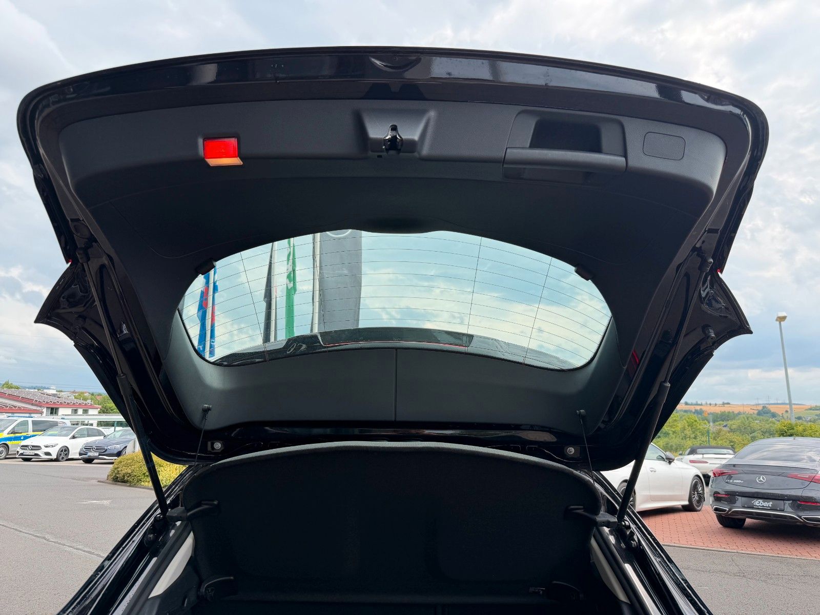 Fahrzeugabbildung Mercedes-Benz GLA 200 Progressive+RKamera+TotW+CarPlay+LED