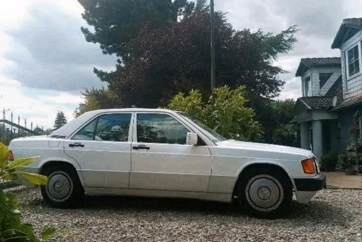 Mercedes-Benz 190