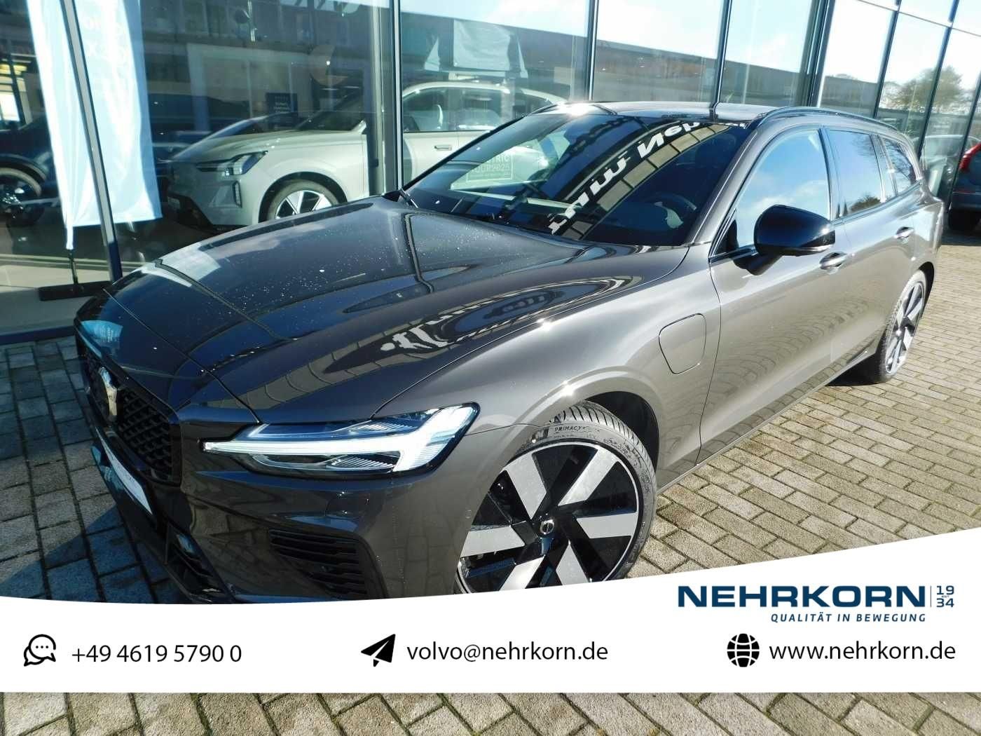 Fahrzeugabbildung Volvo V60 T6 Recharge AWD Ultra Dark