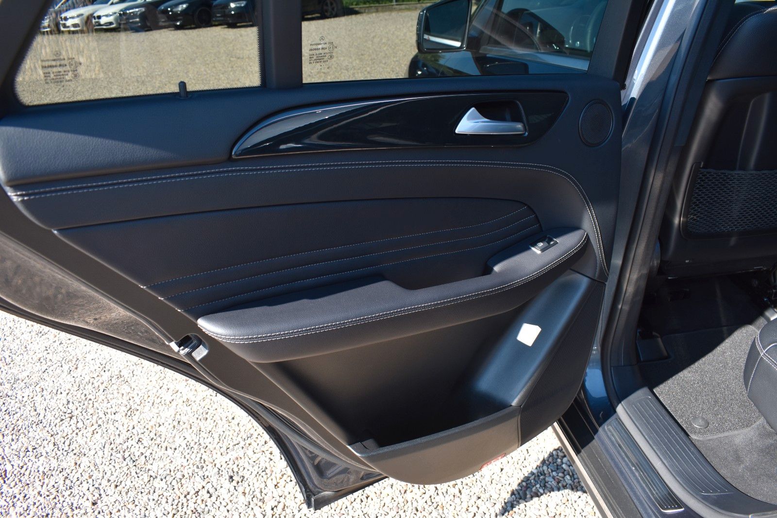 Fahrzeugabbildung Mercedes-Benz ML 350 CDI Display Fond H&K AHK Pano Softclose