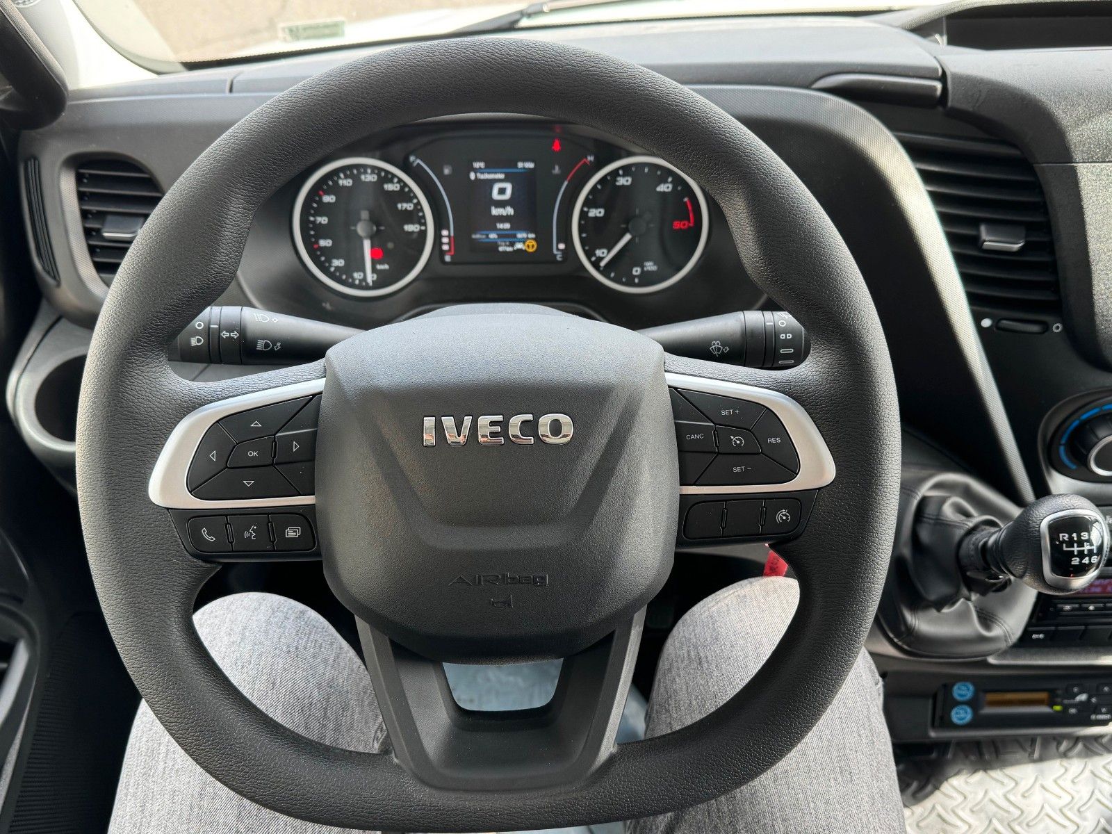 Fahrzeugabbildung Iveco Daily 70C18 H 3.0L *AHK*7-Sitze*Standheizung*