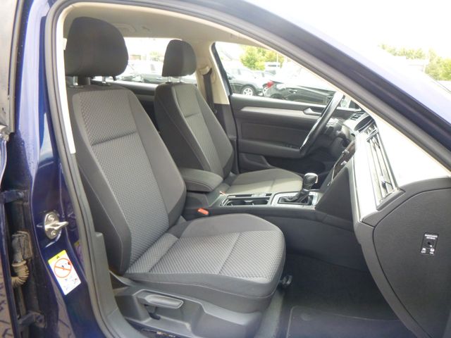 Fahrzeugabbildung Volkswagen Passat 2,0 TDI Variant >AUT/NAV/KAM/PDC/SHZ<