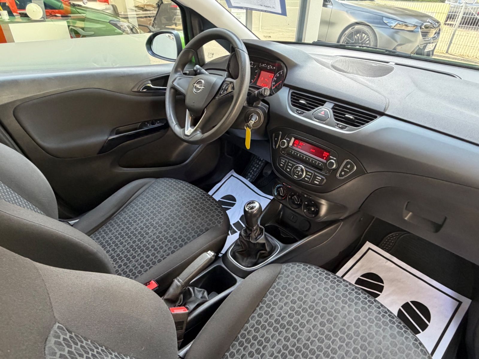 Fahrzeugabbildung Opel Corsa E Edition+AHK+NaviZB+AllwwetterRäder+BT+5T