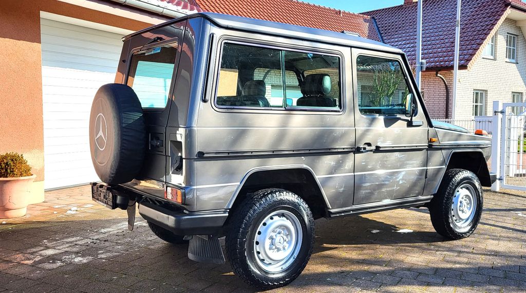 Mercedes-Benz G 230