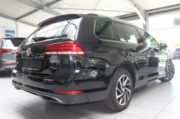 Volkswagen Golf - 11