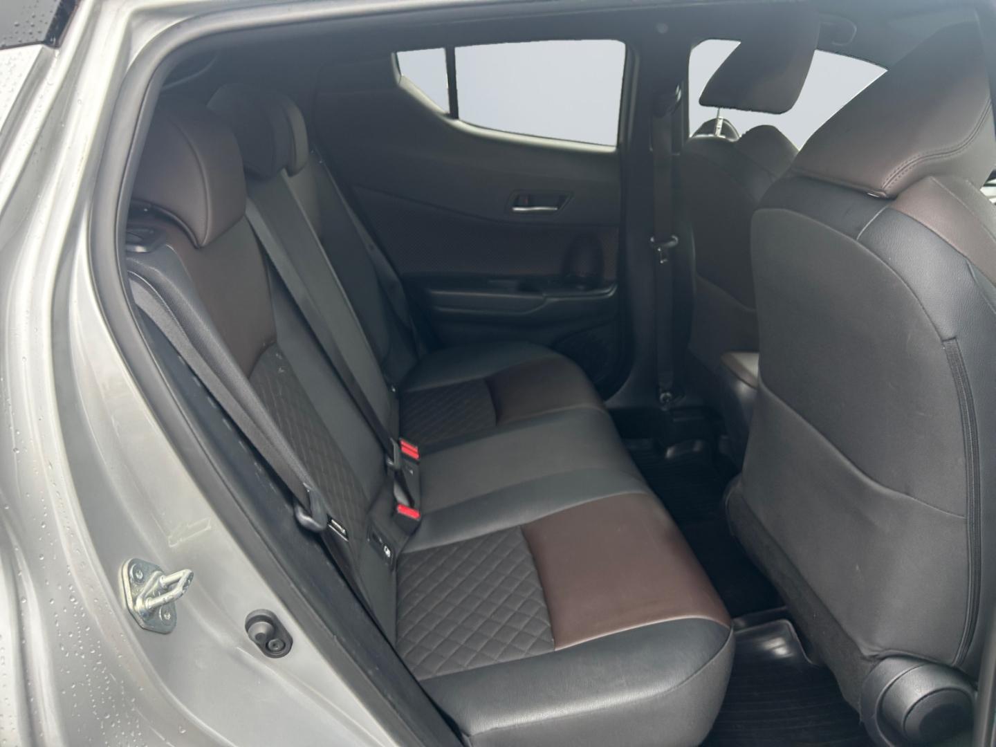 Toyota C-HR 1.8 Hybrid Lounge *Navi*Teilleder*JBL*RCam*