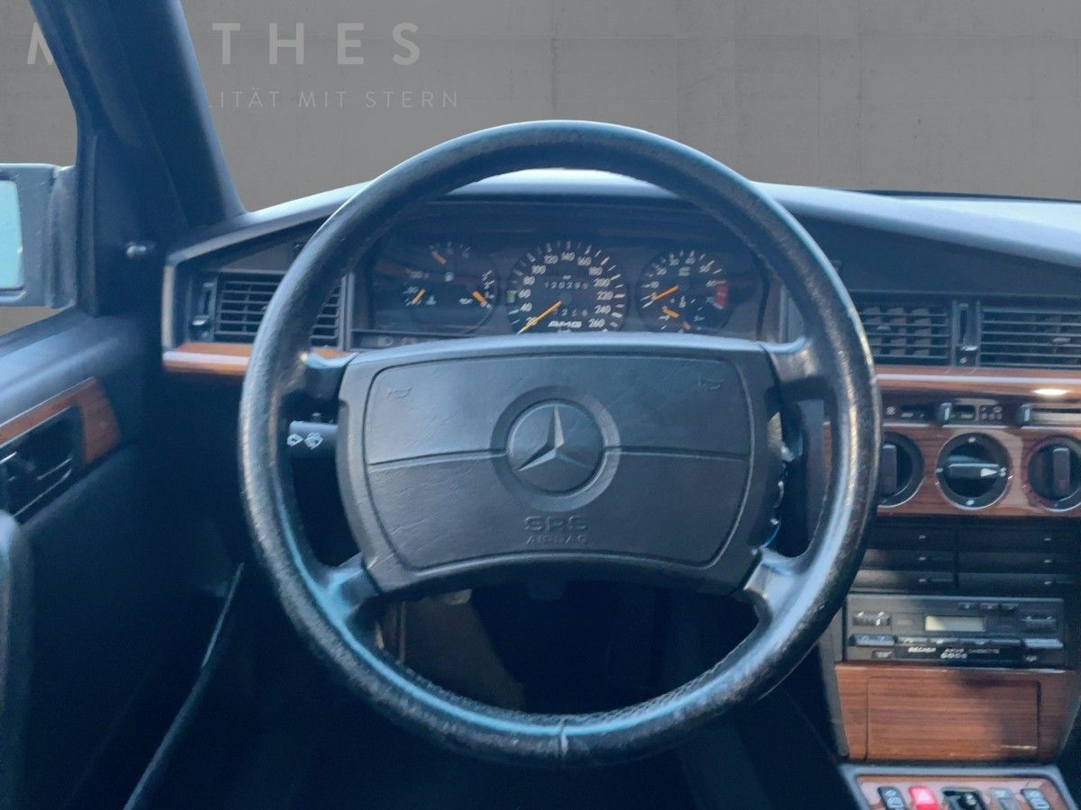 Fahrzeugabbildung Mercedes-Benz 190 E 3.2/AMG-Ausführung/Aerodynamikpaket