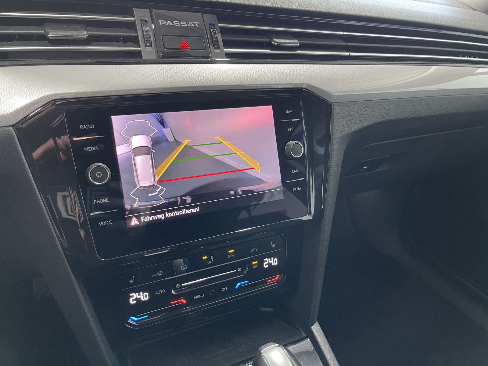 Fahrzeugabbildung Volkswagen Passat Variant Business 2.0 TDI*LED*Cam*ACC*Navi