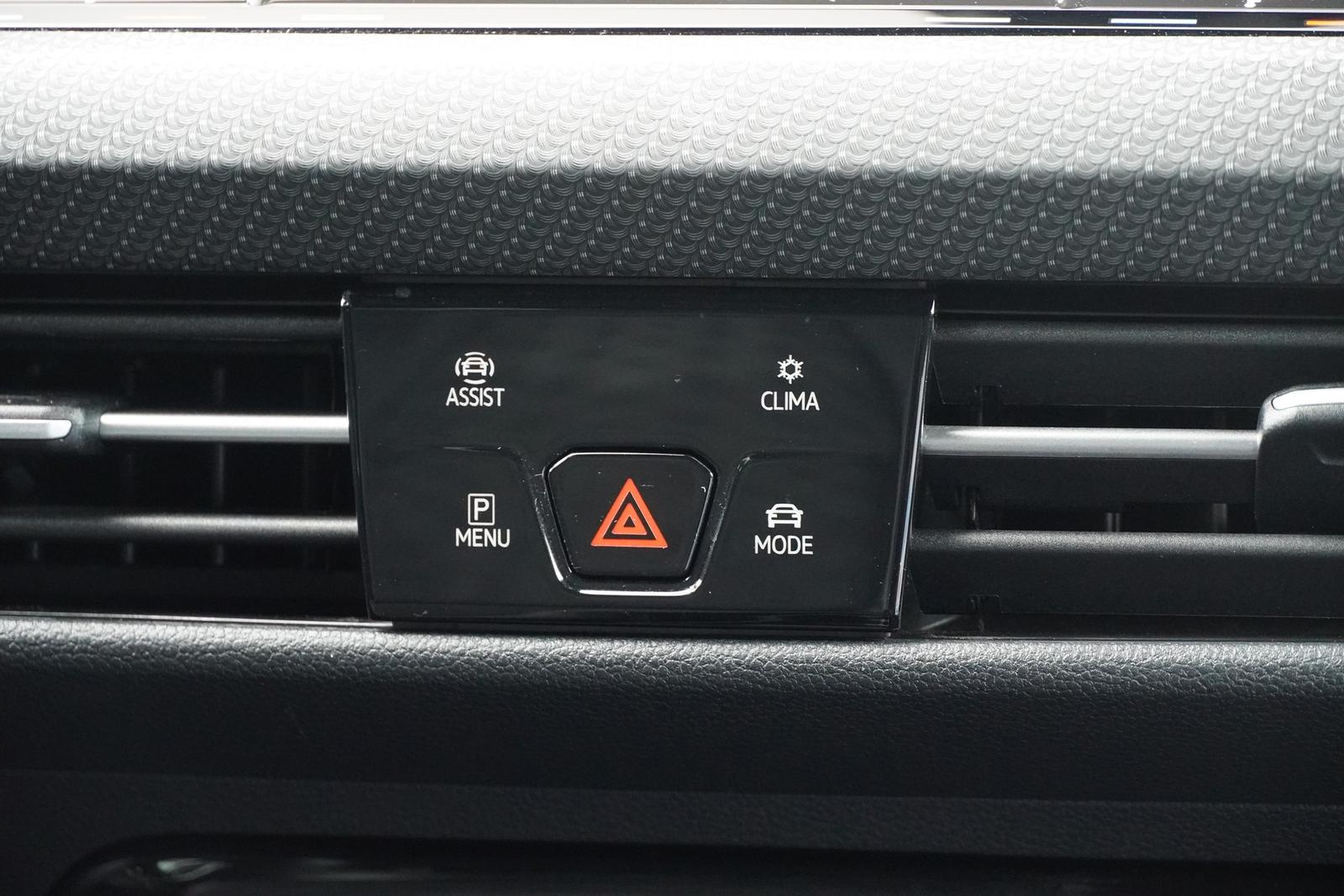 Volkswagen Golf VIII 1.5 eTSI DSG R-Line LED Kamera, миниатюра 19
