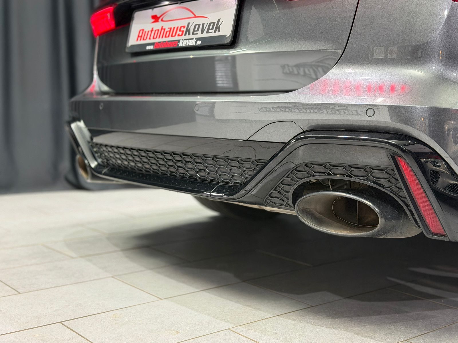 Fahrzeugabbildung Audi RS6 Avant 4.0 TFSI quattro |KERAMIK|B/O