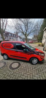 Ford Transit Courier - rote Ford Transit Courier