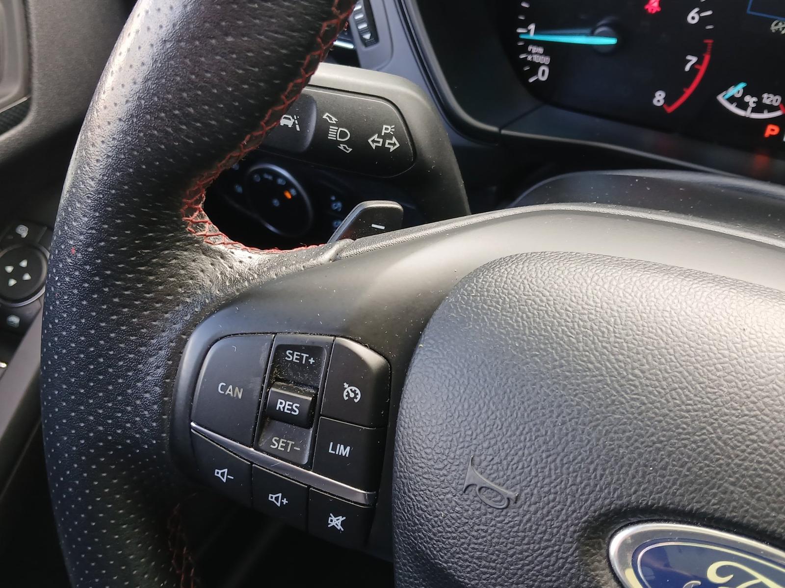 Ford Focus ST-Line Turnier AHK LED NAVI WINTER-PAKET