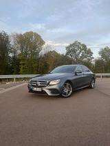 Mercedes-Benz E 400 d 4MATIC  AMG-Line - Mercedes-Benz E 400 mit Diesel-Antrieb: Grau, Limousine