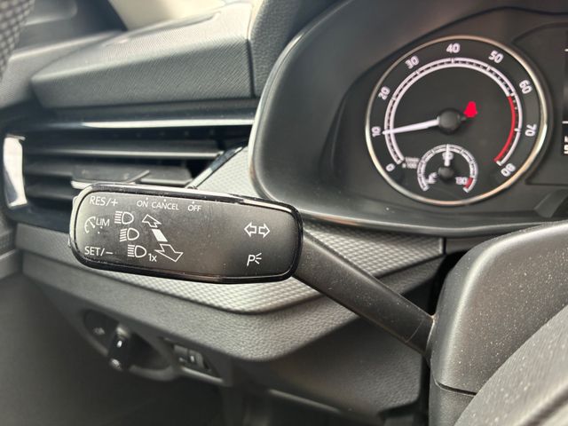 Fahrzeugabbildung Skoda Kamiq 1,0 TSI Active >AHK/SmartLink/Sitzheiz<