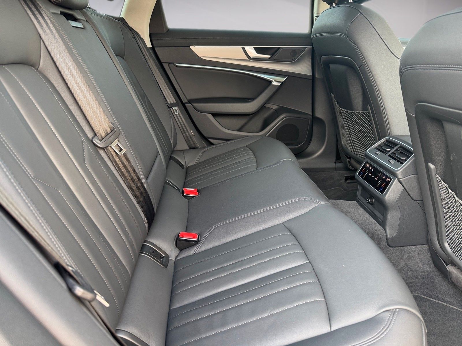 Fahrzeugabbildung Audi A6 Avant Design 40 TDI quattro S tronic