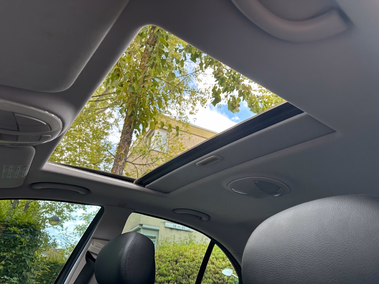 Mercedes-Benz E 220 CDI / Facelift / Navi / Schiebedach / 